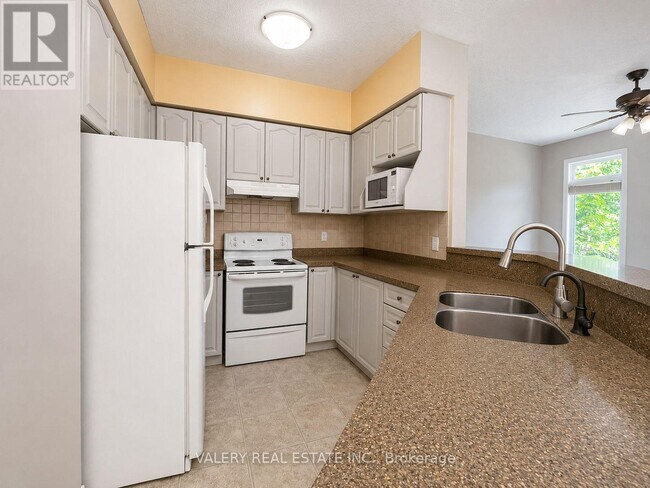 Photo - 555 Grasslands Ct