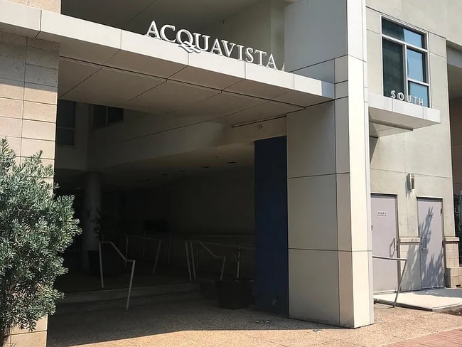 Photo - 425 W Beech St