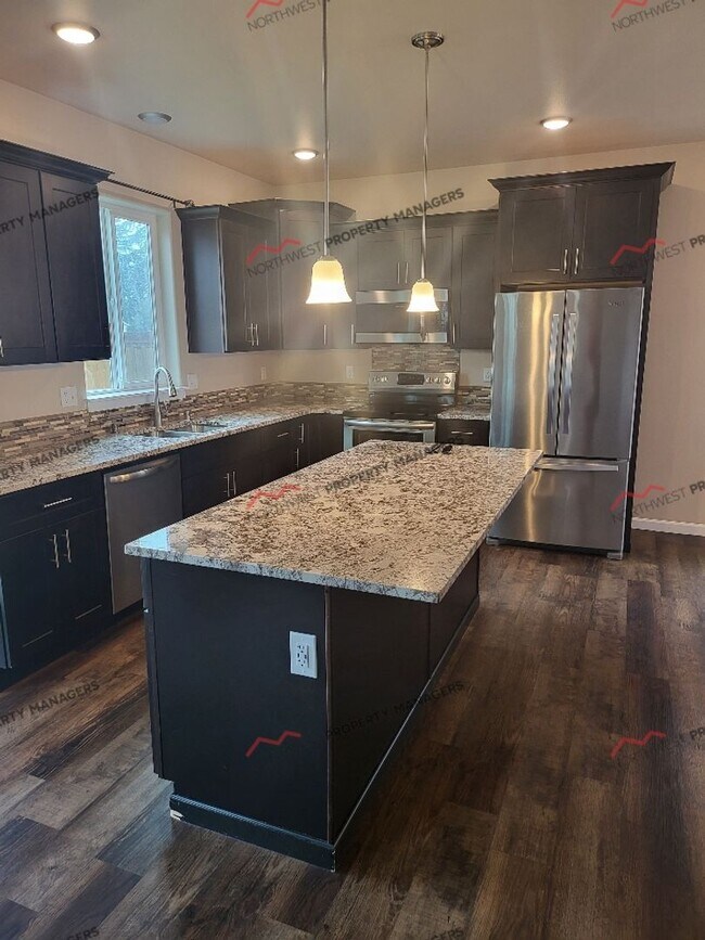 Photo - STATUS: AVAILABLE | R316 |  $2495.00