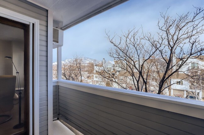 Photo - Pearl Street 1BR | Walkable, Remodeled, Covered Parking