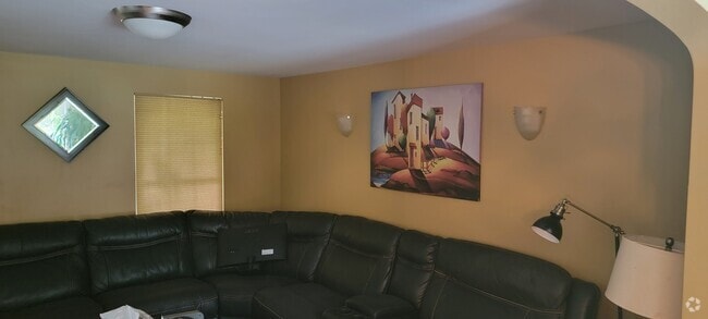 Building Photo - 4 Liberty Ln Rental