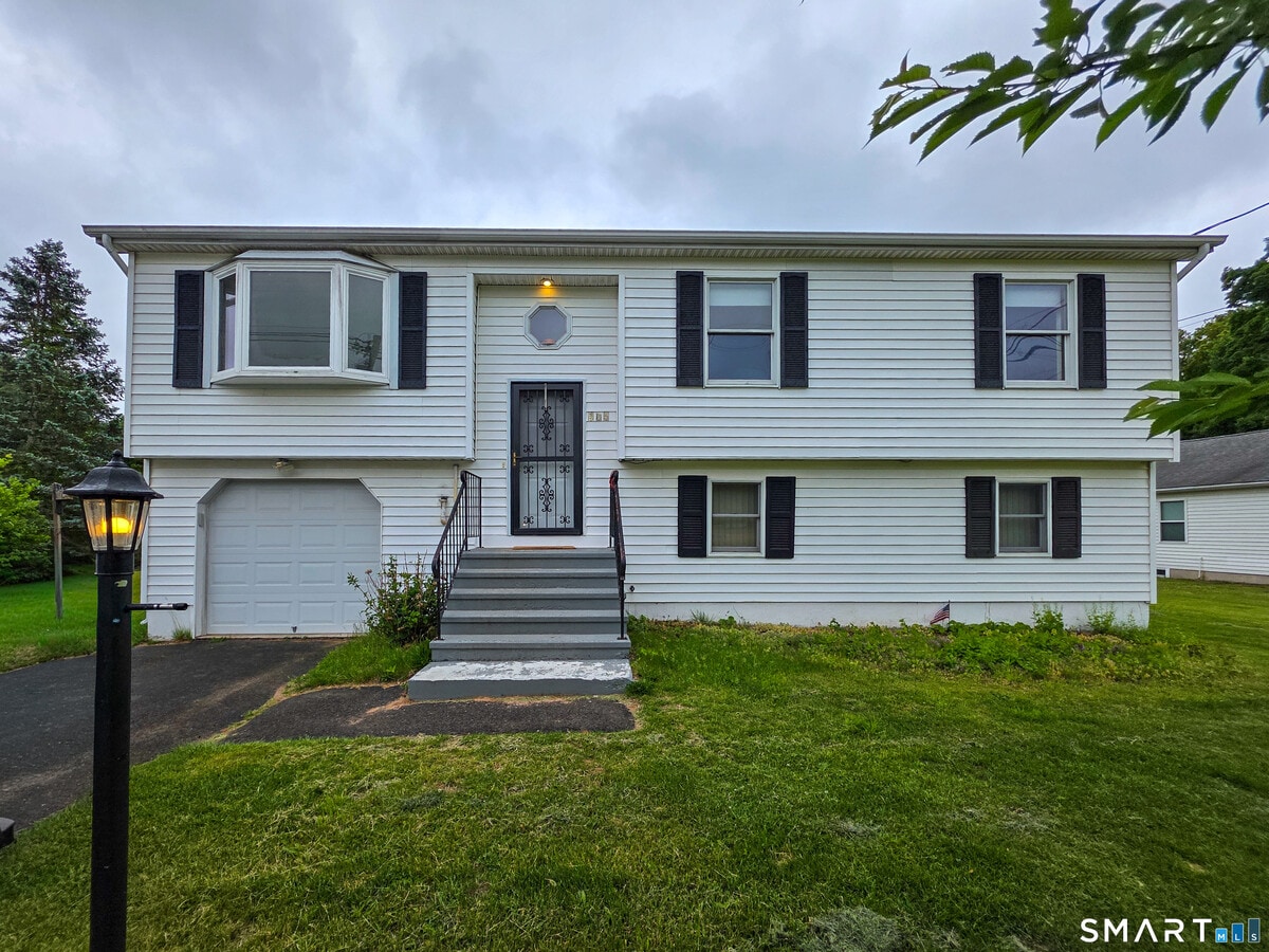 Photo - 105 Northfield Rd