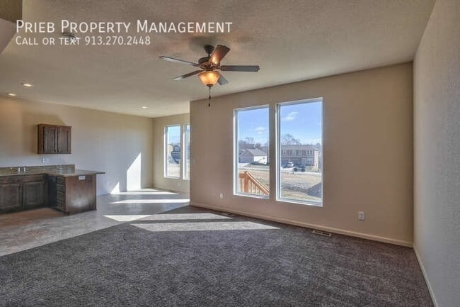 Photo - 1920 W Surrey St