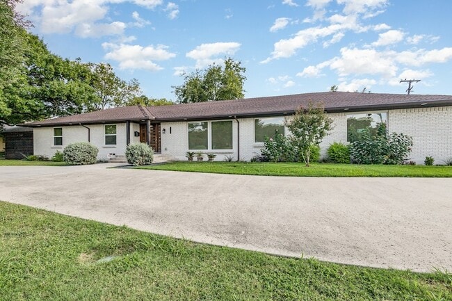 Photo - 5710 Forest Ln