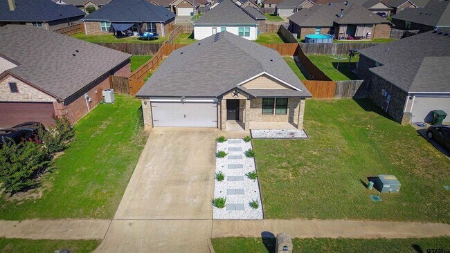 Building Photo - 322 Ambrose Avenue