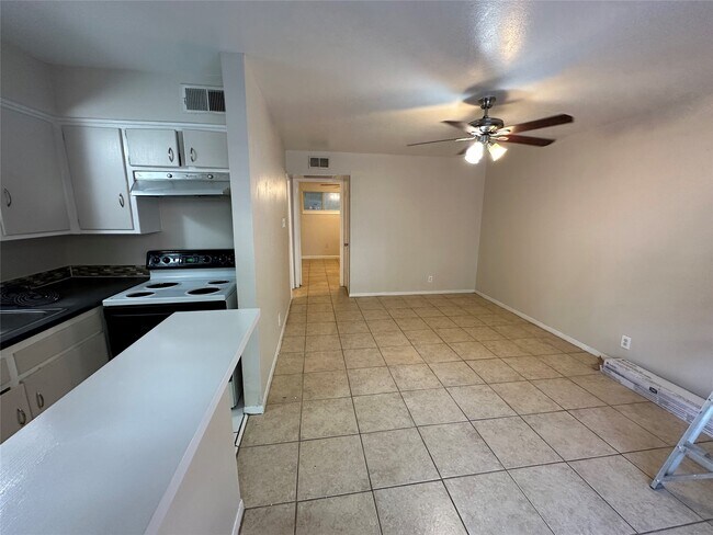 Photo - 710 Colquitt St Unit 07