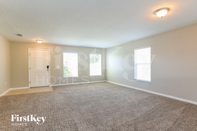 Photo - 300 Aster Dr