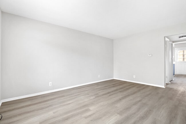 2Br/1.5Ba Townhome