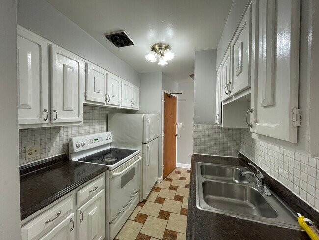 Photo - 5920 N Kenmore Ave Unit 311