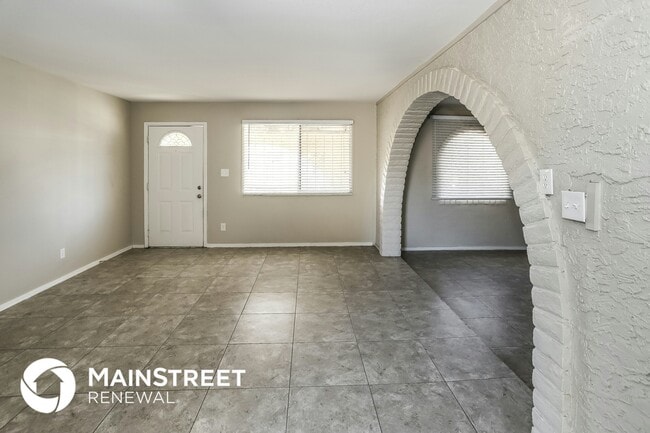 Photo - 8209 S 24th Way