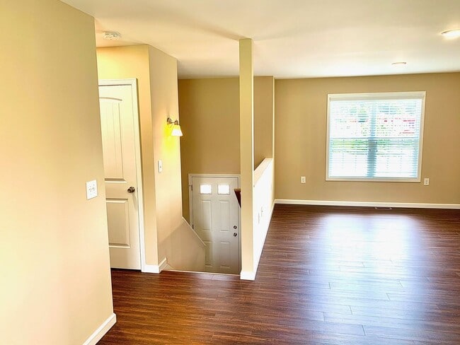 Photo - Duplex 2 Bedroom / 2Bath Johnson City