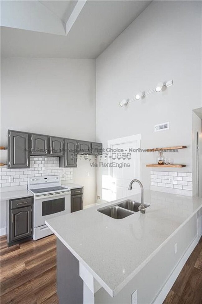 Photo - 2407 W Ash St