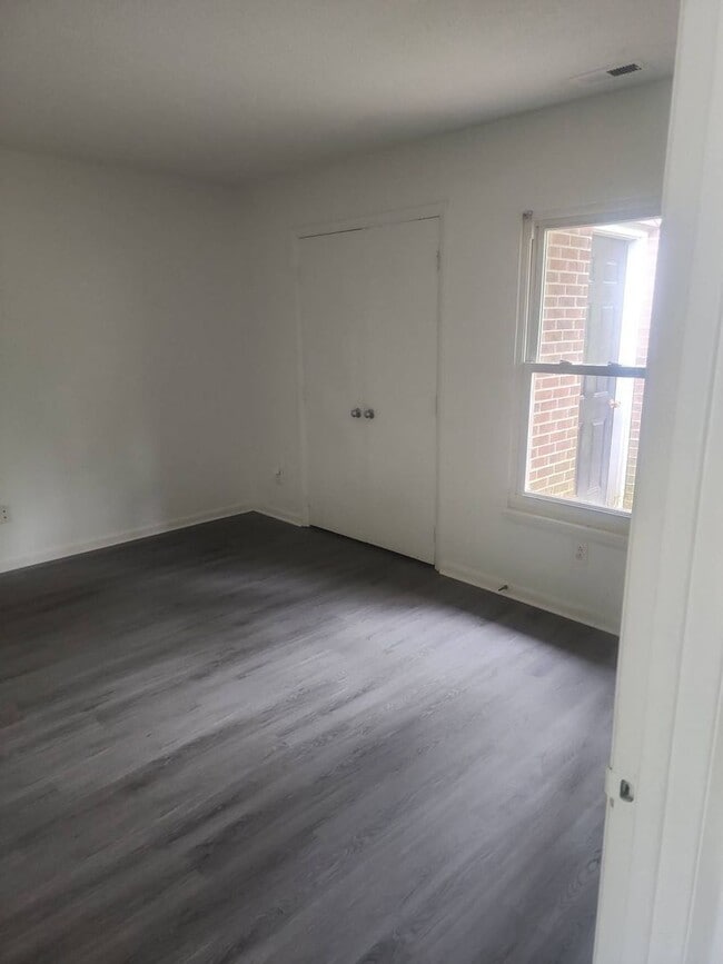 Building Photo - 2 Bedroom 2 Bathroom Duplex Rental