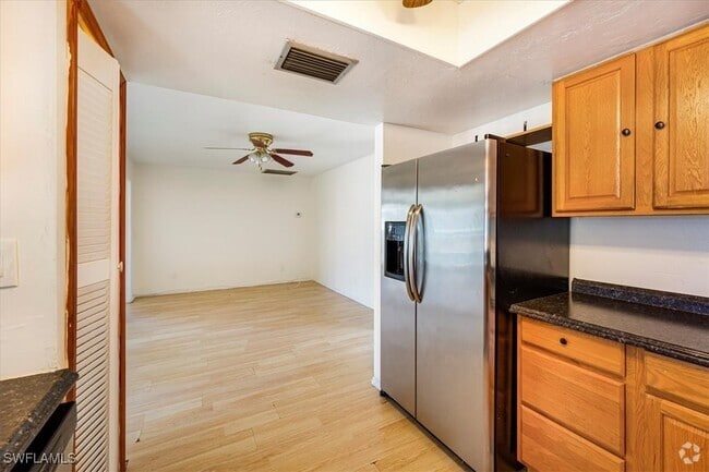 Building Photo - 915 SE 20th St Rental