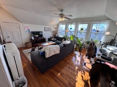 Building Photo - 52 Central St Unit 3