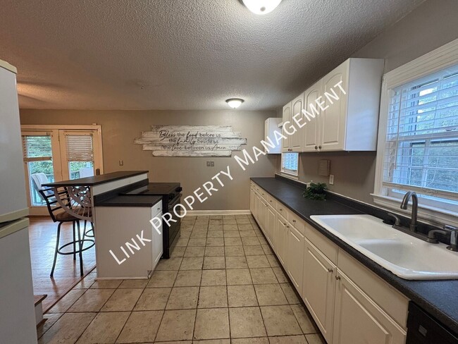 106 S Germantown Rd