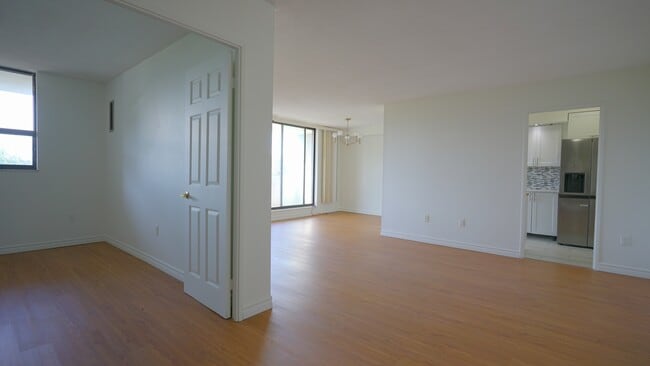 Photo - 301-301 Prudential Dr