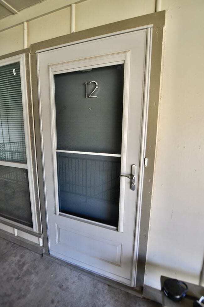 Photo - MOVE IN SPECIAL!! FOR LEASE! 1 Bedroom - 1 Bath - Town House Apartments!