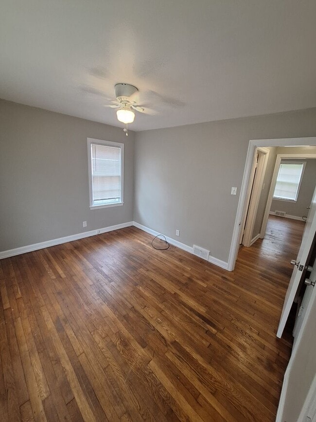 Photo - 753 Lynn Rd