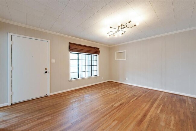 Photo - 1500 Romeria Dr