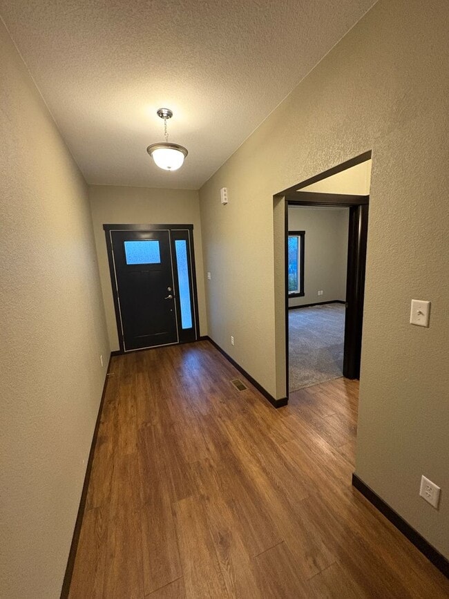 Photo - PRICE REDUCED!!! 4 bed / 3 bath Twinhome for Rent!