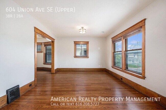 Photo - 604 Union Ave SE