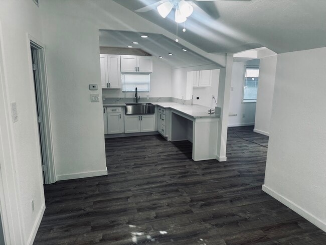 Photo - 4422 W 164th St Unidad 4422 1/2