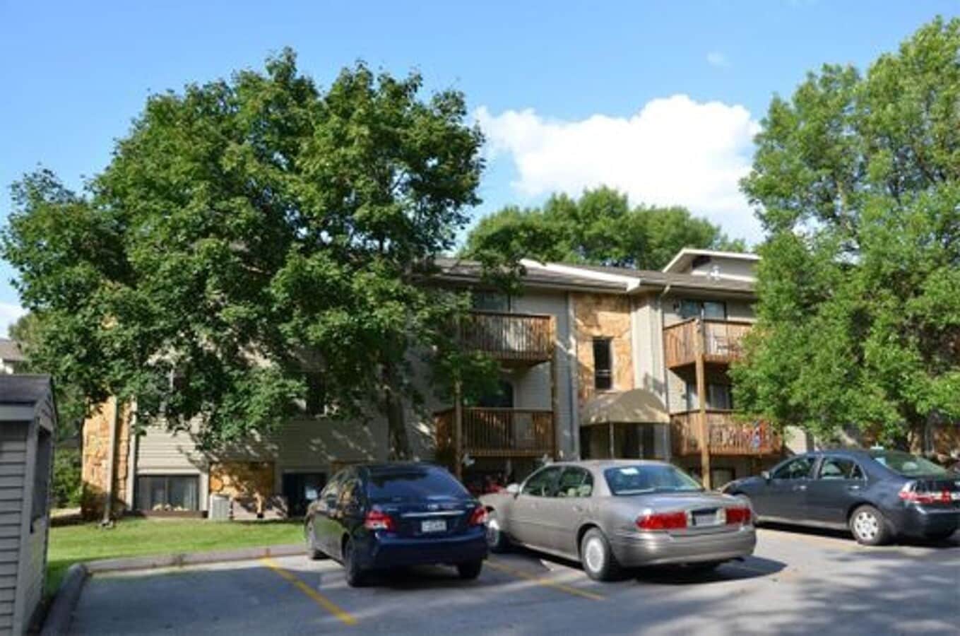 Cornerstone Management LLC (9517 university #20) - Cornerstone Management LLC (9517 university #20) Unit 9517 University #20