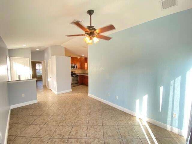 Photo - 4828 Cambridge St