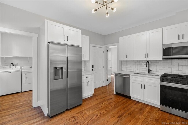 Building Photo - 36 Maple St Unit 1