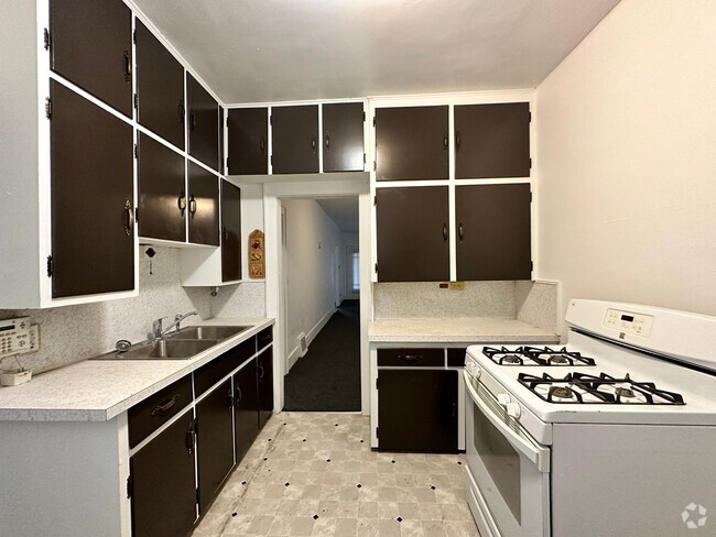 Building Photo - Two Bedroom Two Bathroom Available in Batt... Rental