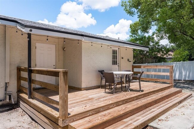 Photo - 206 W Warren Ave