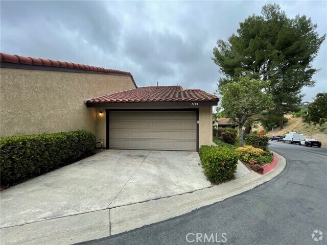 Building Photo - 1184 Romney Dr Rental