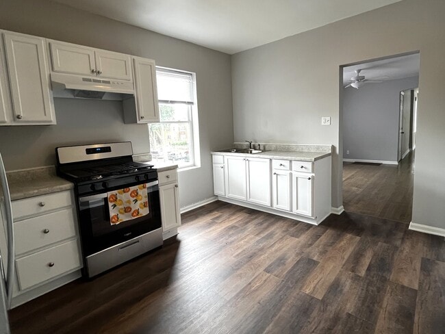 Photo - 1801 N Lotus Ave