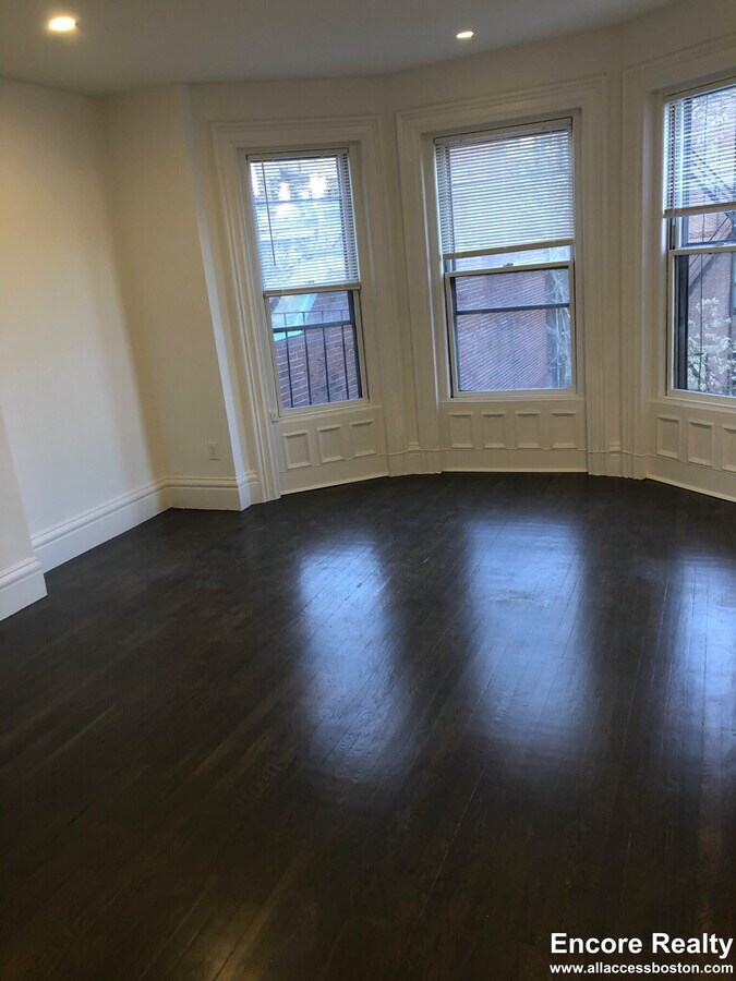 Photo - 225 Newbury St Unit 3R