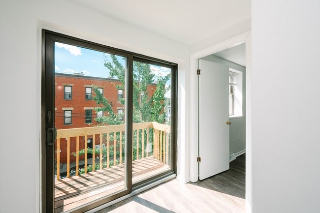 Building Photo - 502 Suismon St Rental
