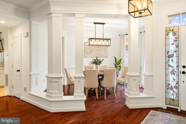 Photo - 730 Crisfield Way