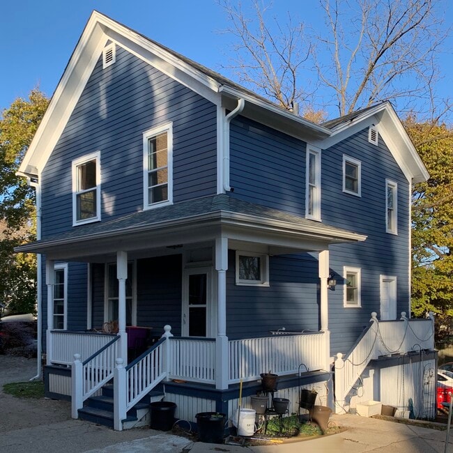 Building Photo - 265 Douglas Ave Unit 2