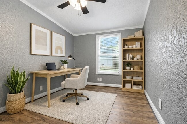 Building Photo - 12560 Royal W Dr