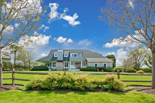 Photo - 187 Erica's Ln