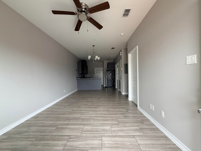 Photo - 5601 Cuenca Dr Unidad 4