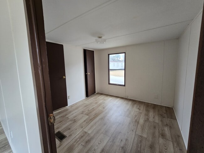 Photo - 472 Ruben Wells Rd