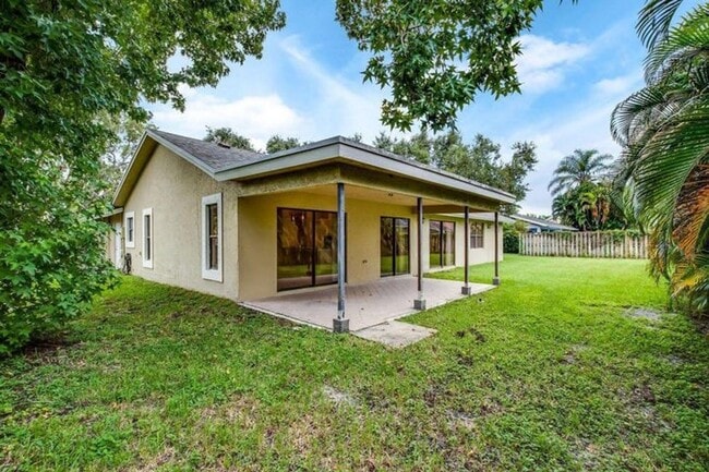 Photo - 2713 Yarmouth Dr