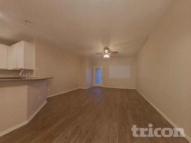 Photo - 11638 W Jackson St