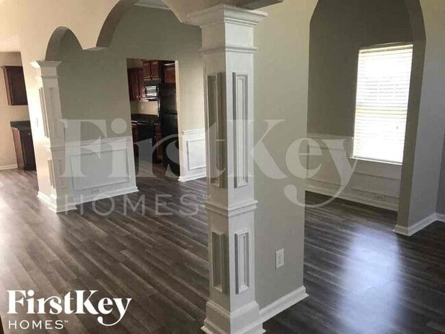 Photo - 419 Lake Ridge Ln