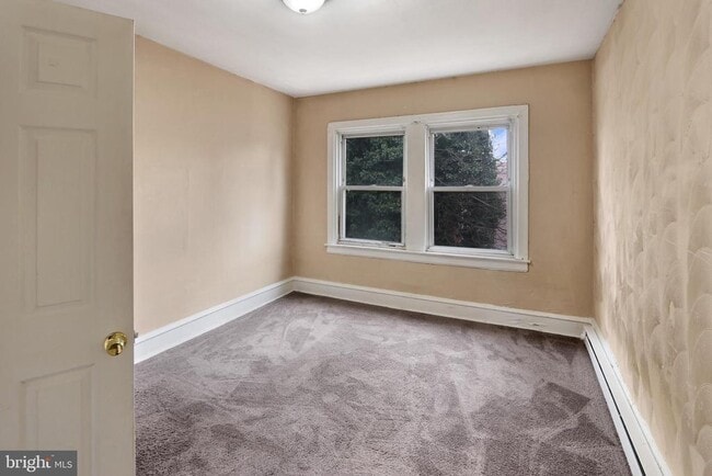 Photo - 202 W 35th St