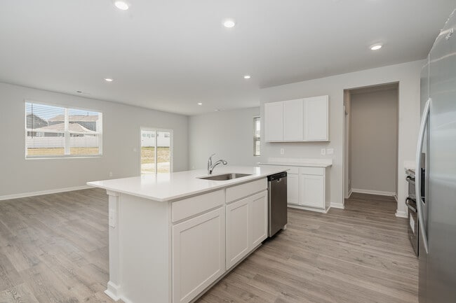 Photo - 7271 Golden Way