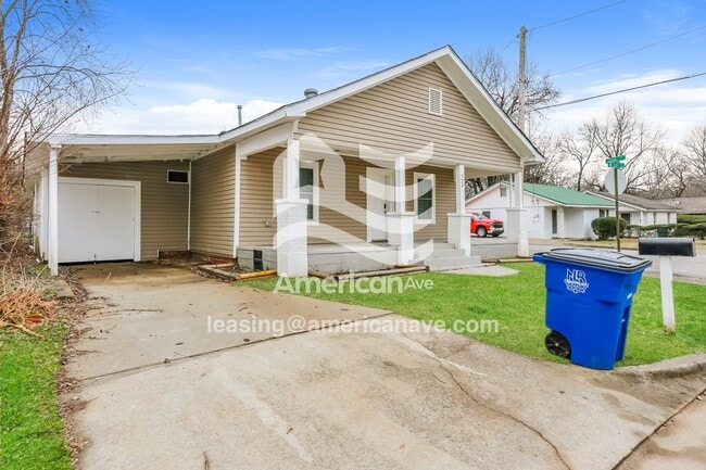 Photo - 524 W 35th St