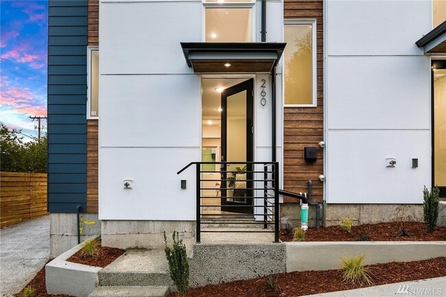 Building Photo - 2609 S Judkins St Unit 2609