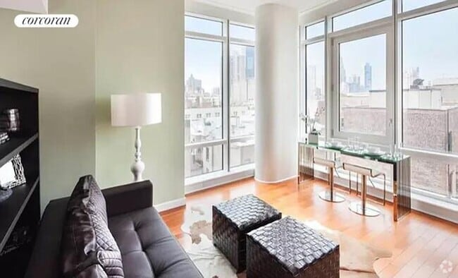 Building Photo - 306 W 48th St Rental
